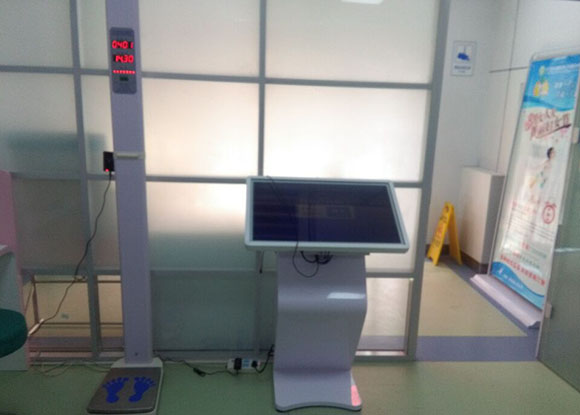 廣西賀州市衛計局參觀“健康小屋” 廣西賀州市衛計局參觀“健康小屋”