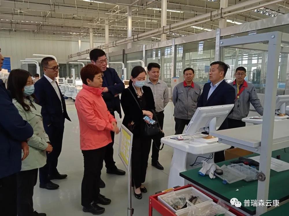 ������һ��Ժ���I(l��ng)��(d��o)�W�R����ɭ���^���죬�t(y��)������ƽ�_�٫@�϶�